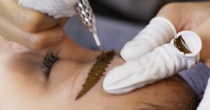 Cejas con henna: guía completa de perfilado y diseño