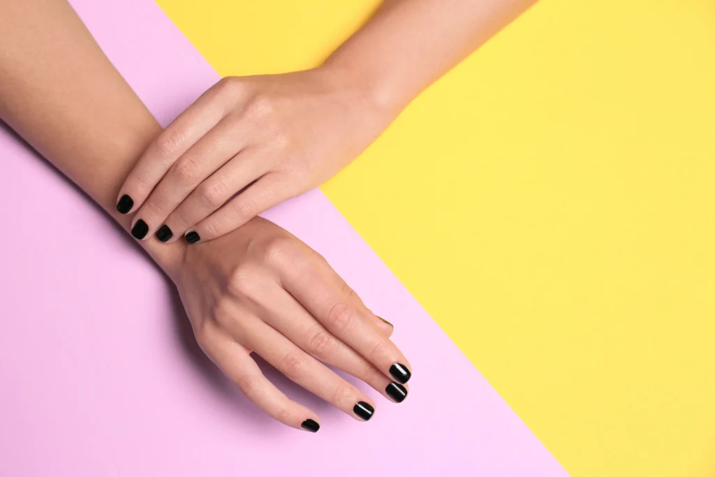 Uñas de gel vs acrílicas: diferencias, duración y cuál elegir según tu estilo de vida