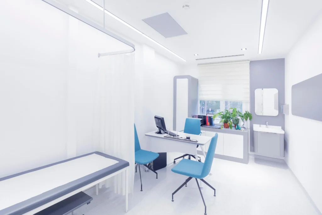 Cómo Digitalizar una Clínica Pequeña: Guía Práctica sin Presupuesto de Hospital