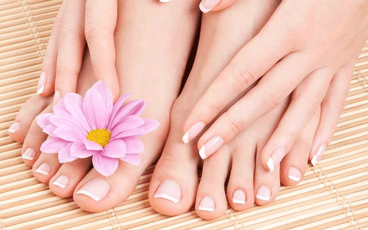 MANI Y PEDI CLÁSICOS con esmalte regular