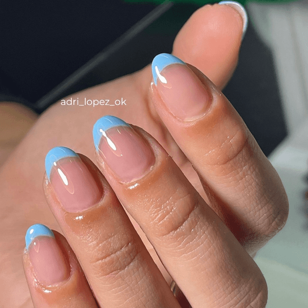 02 MANICURA SEMIPERMANENTE COLOR LISO.(Requiere pago de seña de $3000)