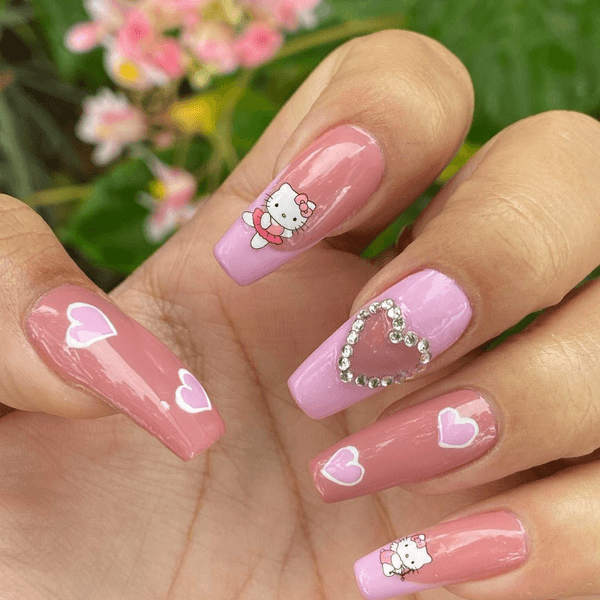 Acrílicas esculpidas con maquillaje semipermanente + pies semipermanente