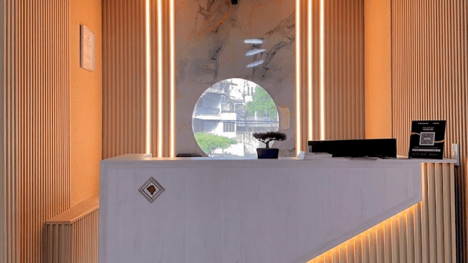 Aura Aesthetics Center banner