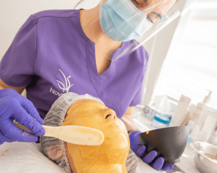 Limpieza Facial con Hidratación de Lujo