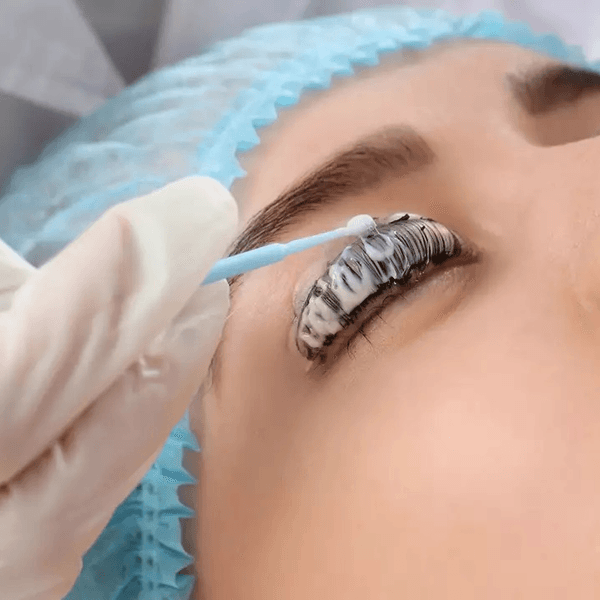 Lifting, tinte + Botox de pestañas