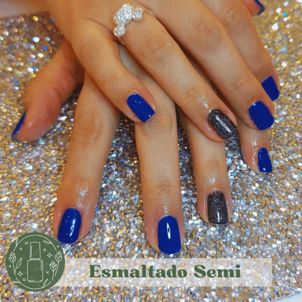 Manicuria + Esmaltado semipermanente liso