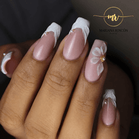 Mariana Rincon Nails logo