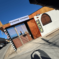 FUZION STUDIO logo