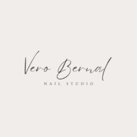 Vero Bernal Nails  logo