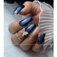 JOHANNY MANZANO NAILS STUDIO logo
