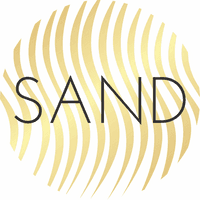 SAND BELLEZA & BIENESTAR logo