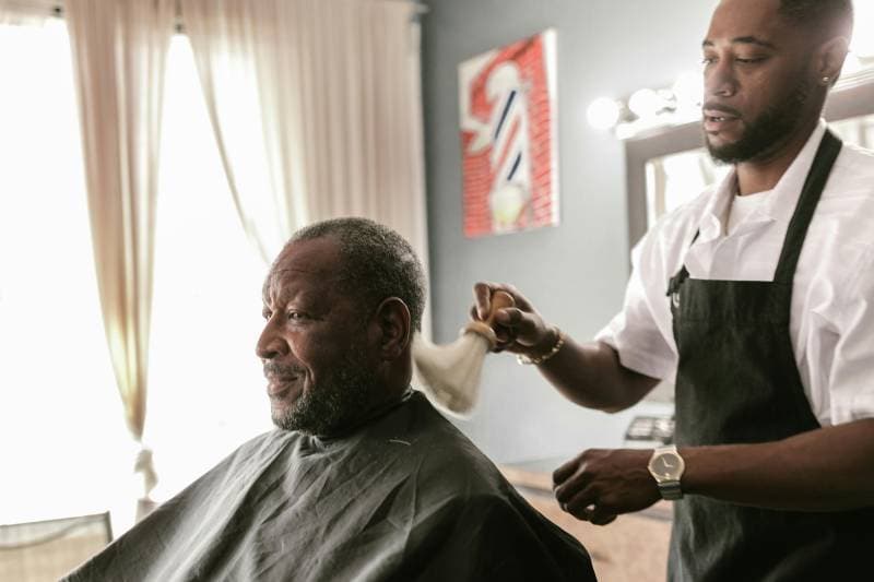 Piramide BarberShop interior