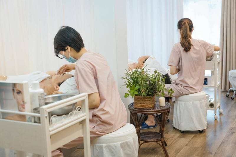 Manicura y pedicura interior