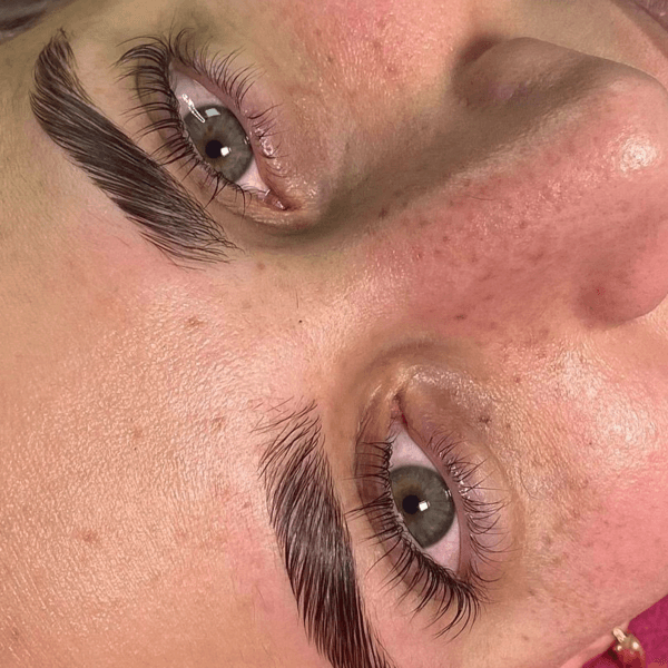 Lifting de pestañas con tinte y nutricion