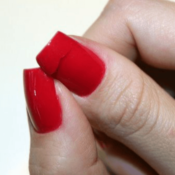 Arreglo de uña esculpida o kapping