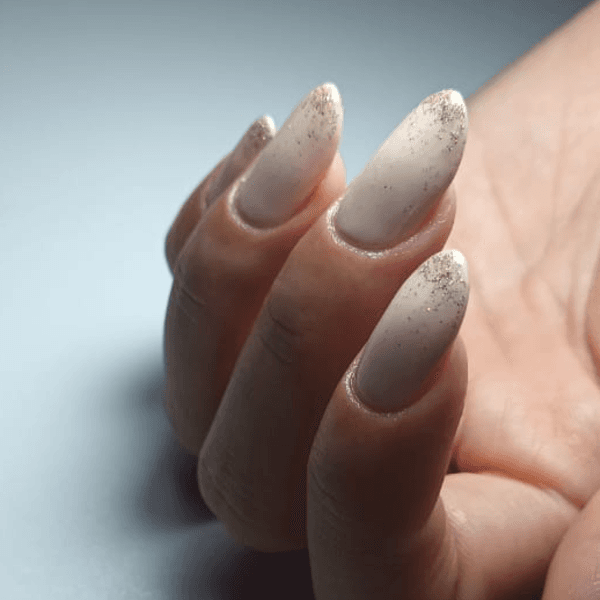 MANICURA SEMI PERMANENTE