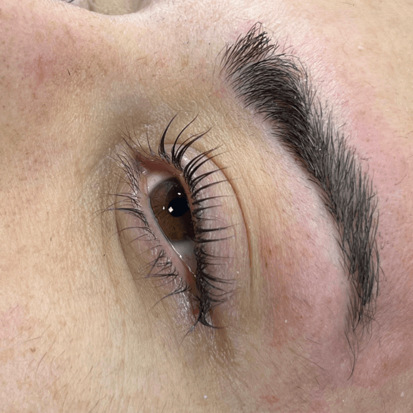 PROMO VIERNES - LIFTING DE PESTAÑAS (DE REGALO TINTE O PERFILADO)