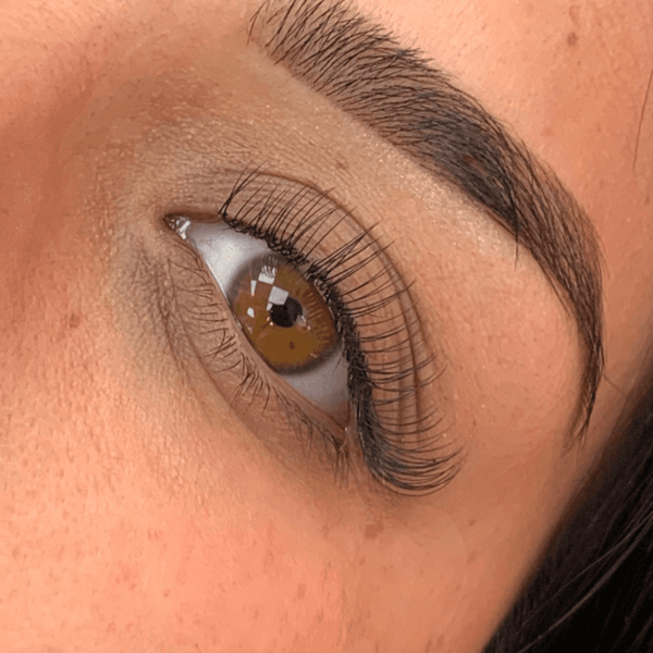 Extensiones de pestañas (Técnica Clásica)