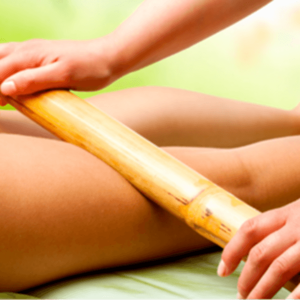 Masajes con caña de bambú