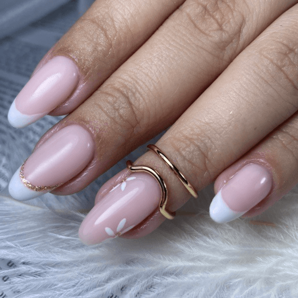 Manicure Rusa + retiro de otro salón.