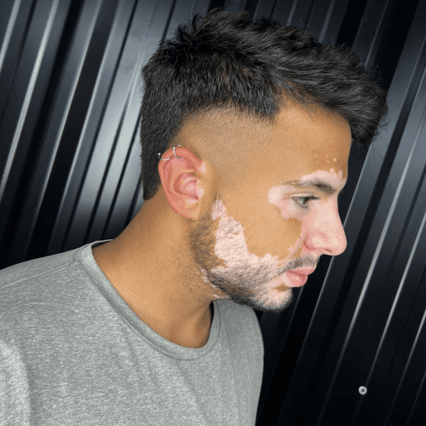 CORTE • NAVAJA (LAVADO CABELLO + CEJA )