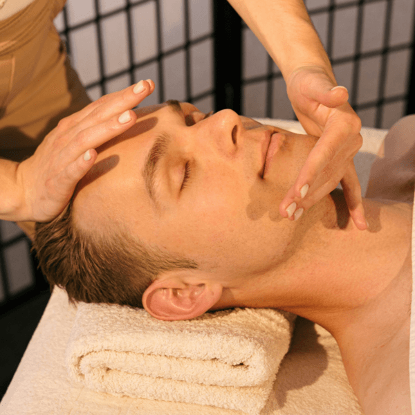 Spa Facial + Limpieza de Comedones (2 Máscaras Anti-age)