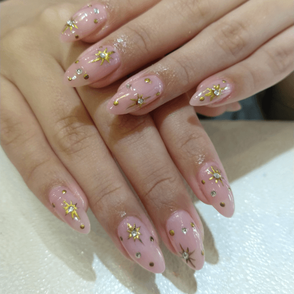 Manicuría + Esmaltado semipermanente + polvo holográfico /ojo de gato /francesitas + Retiro