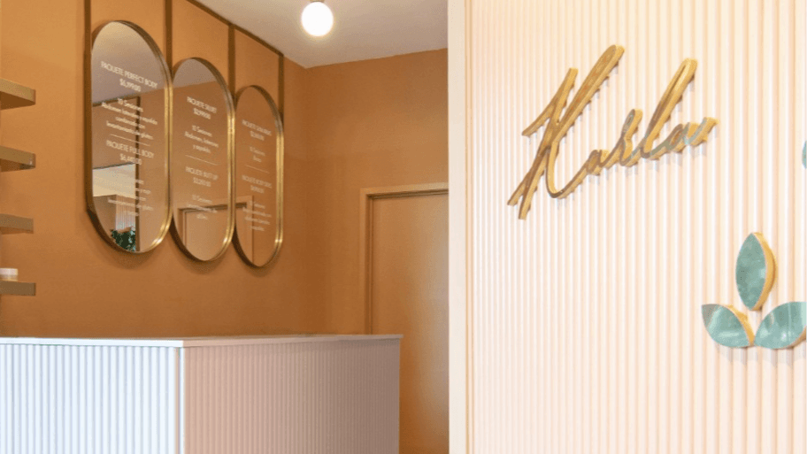 Juan Palomar y Lomas del Country interior