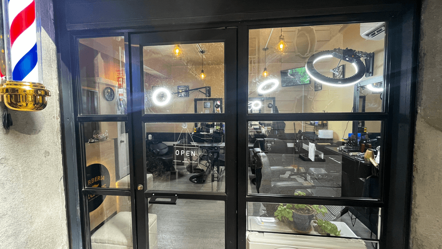 merced336_barberstudio interior