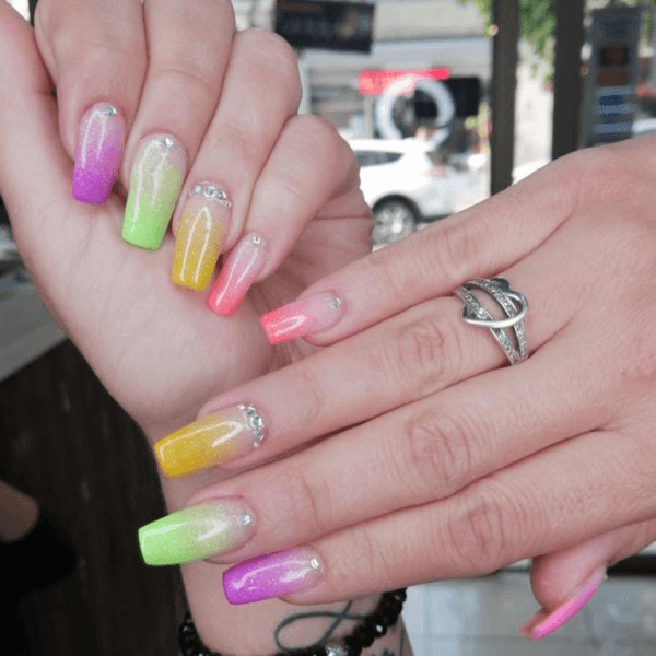 UÑAS ACRÍLICAS DISEÑO SIMPLE O DEGRADÉ DESDE