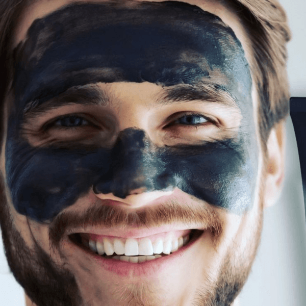 CORTE Y MASCARILLA NEGRA