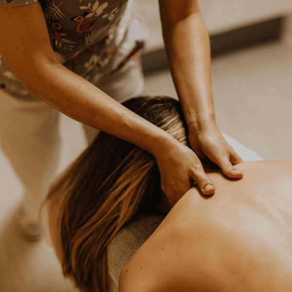 Masaje Vietnamita de Espalda, Cuello y Hombros