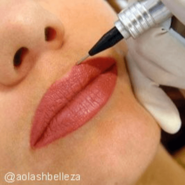 MICROPIGMENTACIÓN DE LABIOS