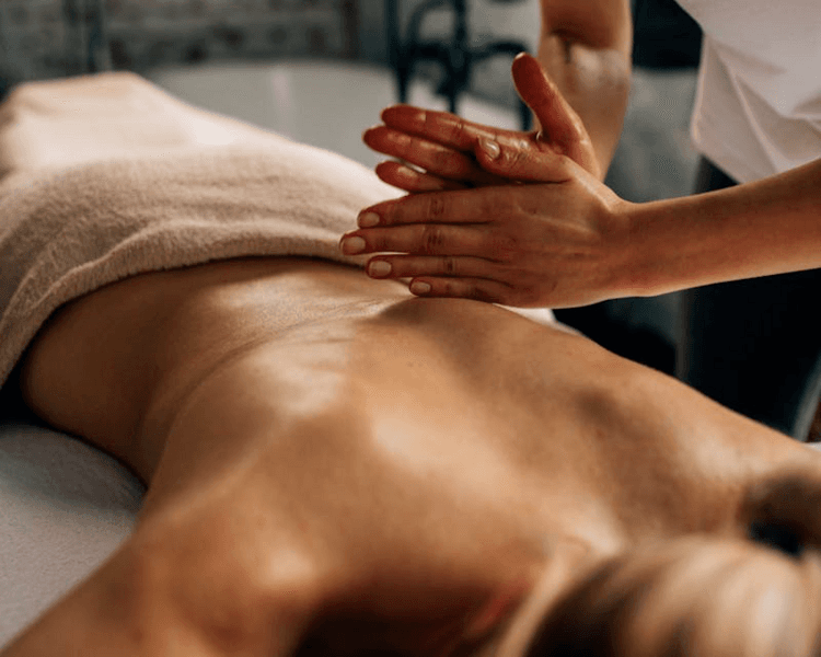 Masaje Restauración muscular 30’ / Muscle restoration massage