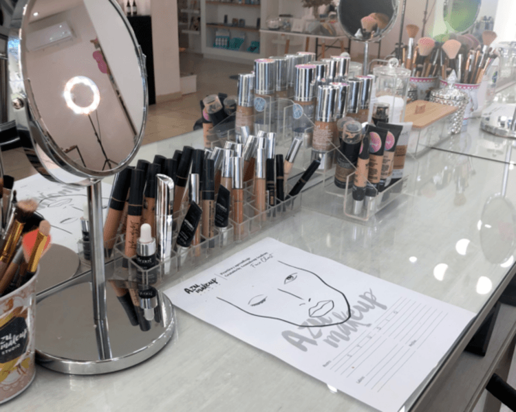 Taller de Automaquillaje - 3 personas