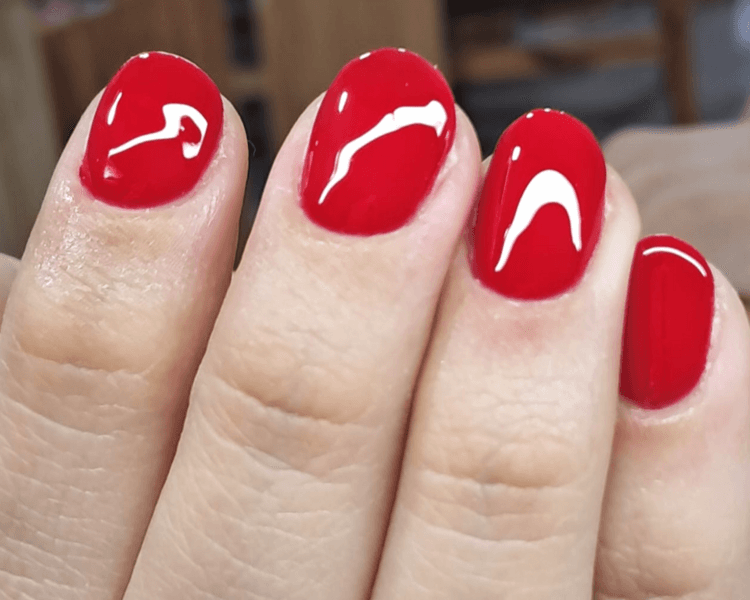 Manicura con Esmaltado Semipermanente