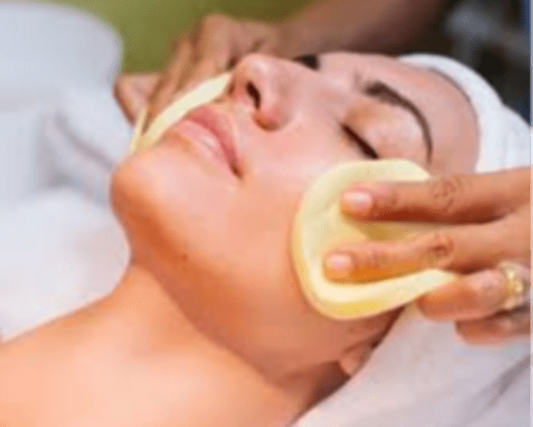Higiene facial con extracciones primera vez