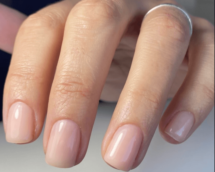 MANICURA & BAÑO DE GEL