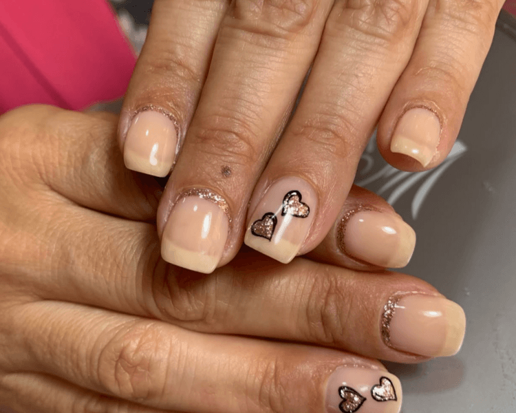 Manicura Permanente 2 diseños a mano alzada simples con retiro interno
