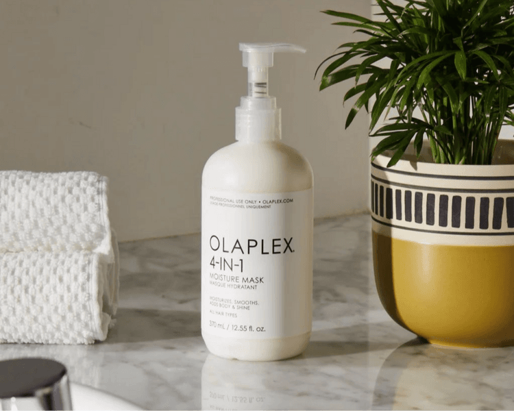 Tratamiento Reconstrucción Olaplex 4 en 1 cabello largo L (2 manos bajo el hombro)