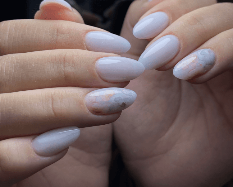 Uñas Acrilicas Nuevo set 1 tono Básico 30€