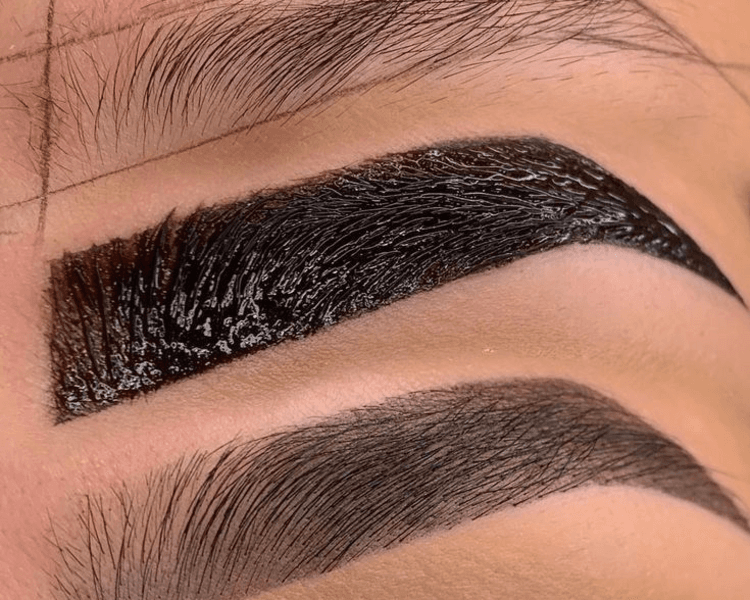 DISEÑO DE CEJAS+ TINTE HENNA