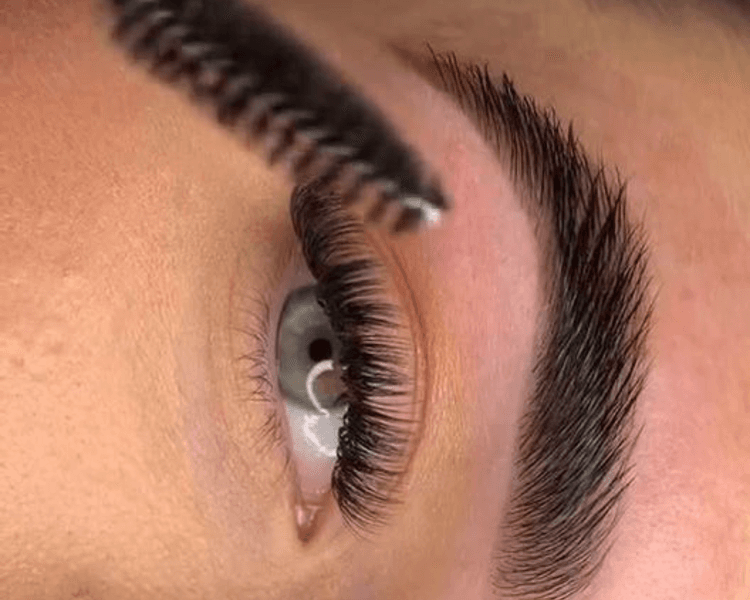 PROMO PESTAÑAS MEGA VOLUMEN + HENNA CEJAS O LAMINADO