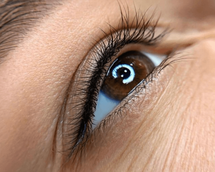 Delineado permanente ojos