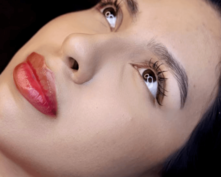 Diseño y depilación de cejas