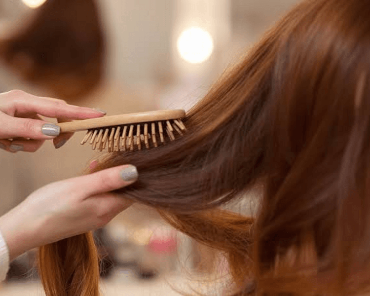 Desenredar cabello con extensiones de 1x1