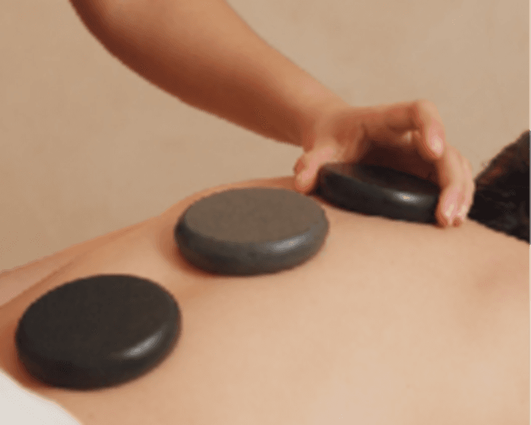 Masaje de Piedras Calientes