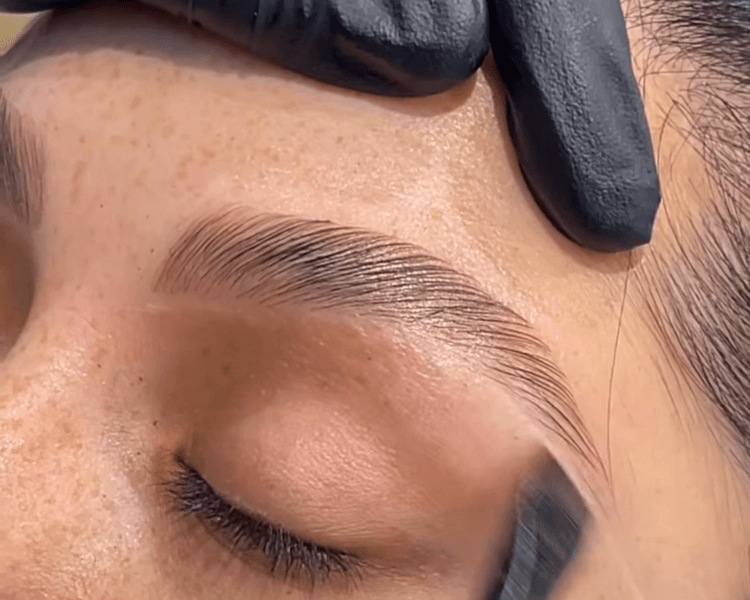 Laminado de cejas