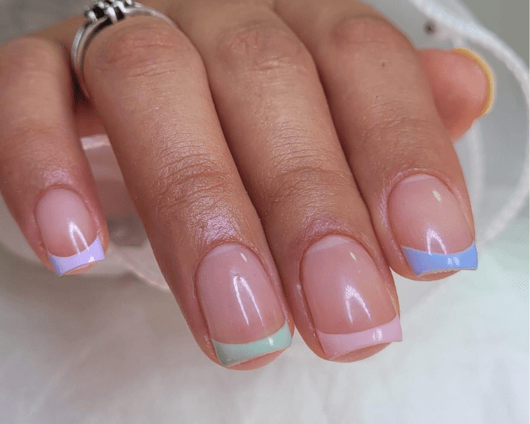 Manicura rusa con esmaltado permanente con 1 color/tono