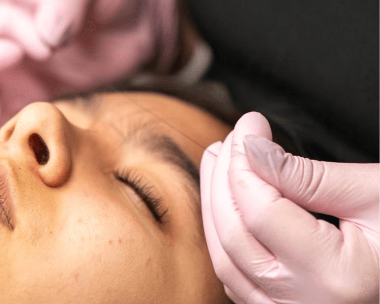 PERFILADO DE CEJAS CON HILO